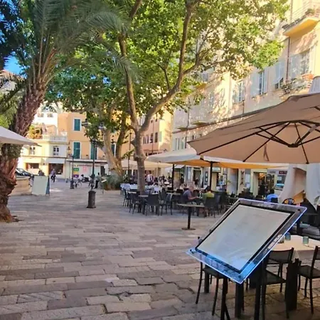 Lola's Centro Ferienhaus Sanremo