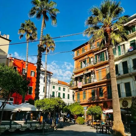 Lola's Centro San Remo
